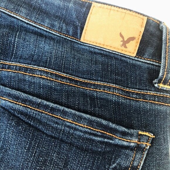 American Eagle Super Stretch Skinny Bermuda Cut-Off Jean / Denim Shorts, Size 4 - Picture 3 of 7